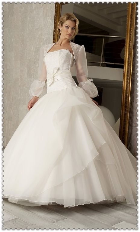 Wedding gown bridal wedding dress