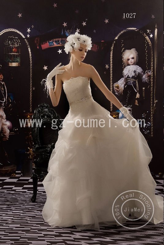 Wedding dress wholserour products are popular with buyers all over the 