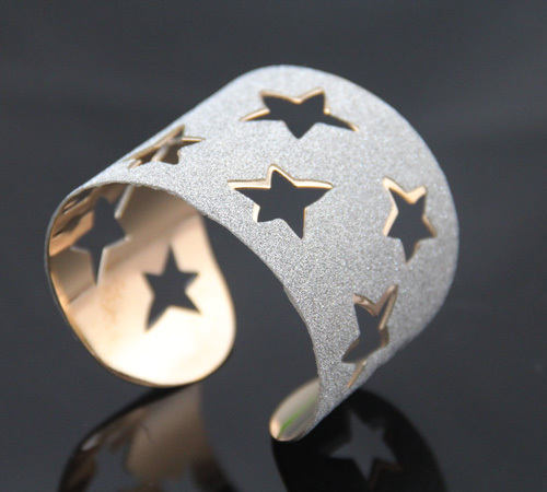 4pcs/lot 2016 Hollowed Star Open cuff Bracelet Shiny Powder Silver Alloy Women Bangle DK78412